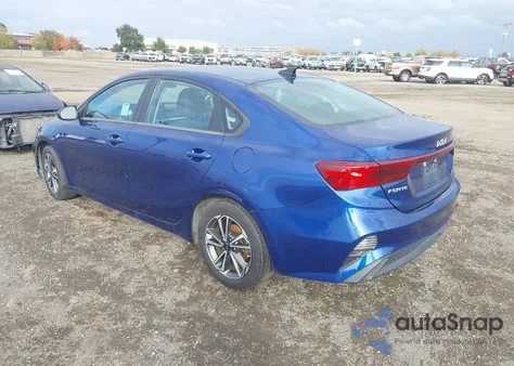 2022 Kia Forte Lxs z USA, uszkodzony, nr VIN 3KPF24AD5NE432109